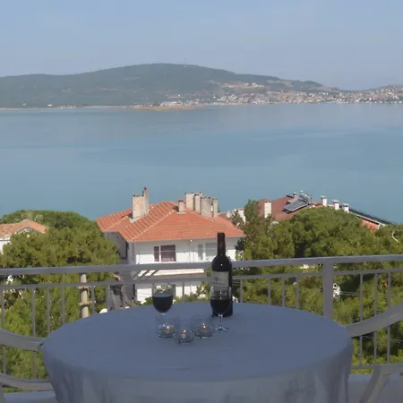 Otel Tunc Ayvalı