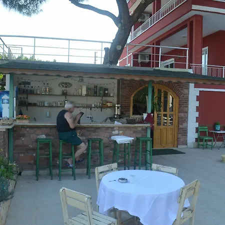 Tunc Otel Ayvalı